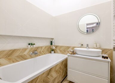 Unique 3 bedrooms + 3 bathrooms in the very center