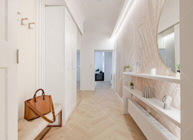 Unique 3 bedrooms + 3 bathrooms in the very center