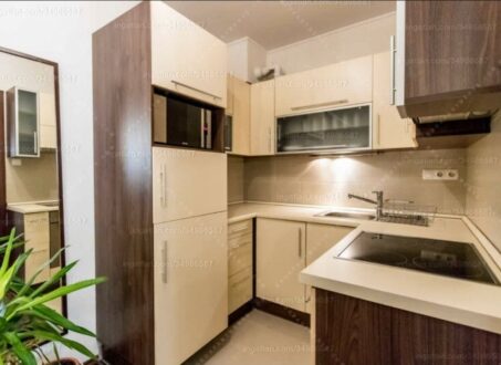 Modern One bedroom close to Corvin Setany