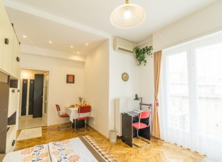 Studio for Rent – Madách Square (next to Deák tér)