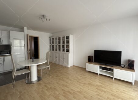 Spacious 2-Bedroom Apartment with Balcony for Rent in the Heart of the 9th District