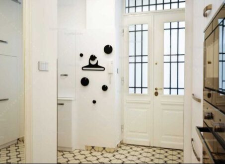 For Rent – Spacious 2-Bedrooms Apartment in 5th District, Veres Pálné utca 16