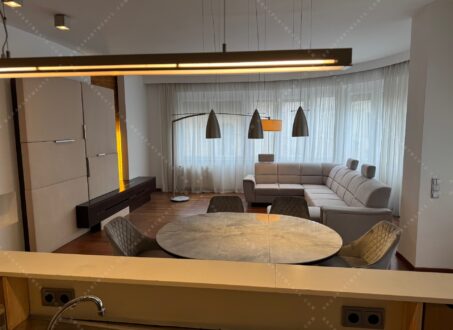 Downtown Panoramic 2Bedrooms Apartment for Long-Term Rent