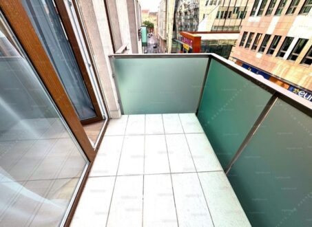 Freshly renovated Two-bedrooms in Corvin Sétány