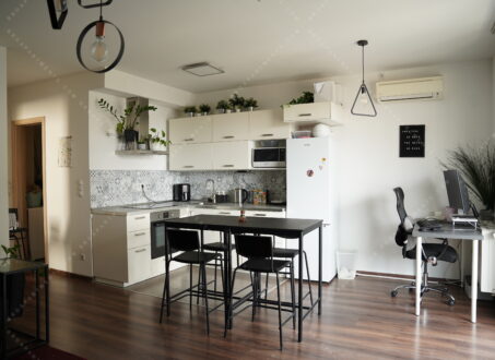 One bedroom in Corvin setany for Sale!