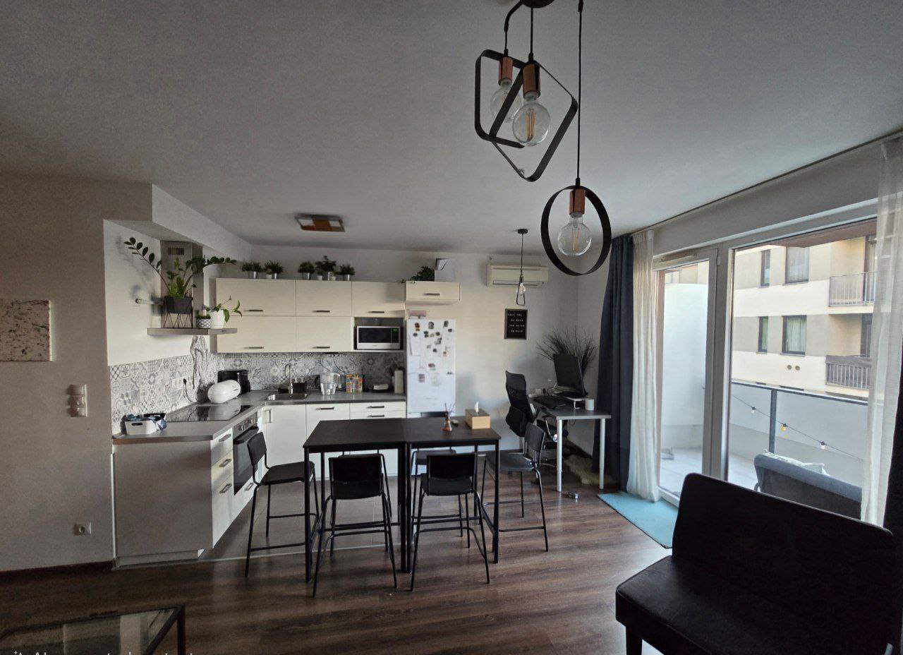 One bedroom in Corvin setany for Sale!