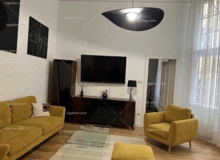 Renovated Apartment in Papnövelde Street, V. District