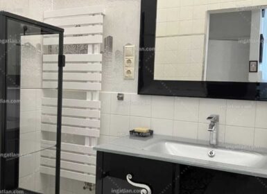 Renovated Apartment in Papnövelde Street, V. District