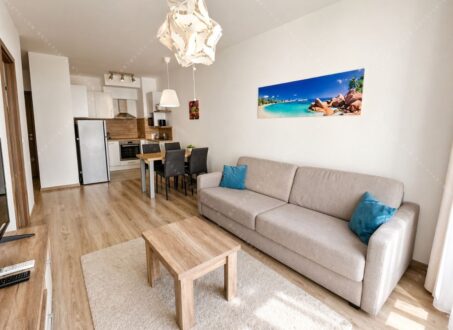 Corvin Promenade, Grand Building – 1 Bedroom Apartment with Balcony for Rent