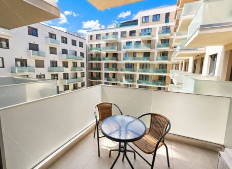 Corvin Promenade, Grand Building – 1 Bedroom Apartment with Balcony for Rent