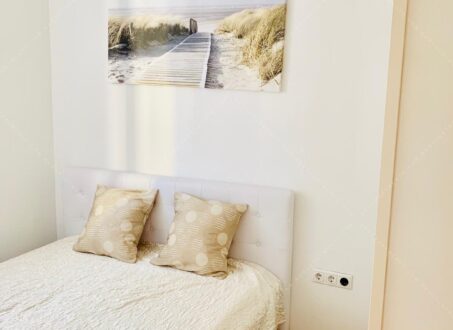 Modern 1-Bedroom Apartment for Rent near Corvin Promenade