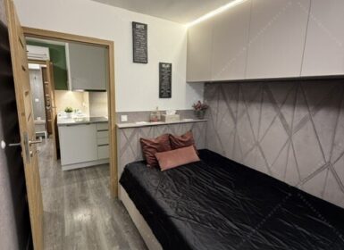 One-Bedroom Apartment with Balcony – Palotanegyed, District VIII, Budapest