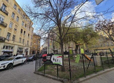 Spacious Family Apartment Overlooking Gutenberg Square