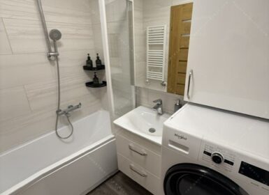 One-Bedroom Apartment with Balcony – Palotanegyed, District VIII, Budapest