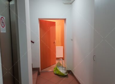 Cozy Renovated Studio for Rent in Central Budapest – Available Mid-April