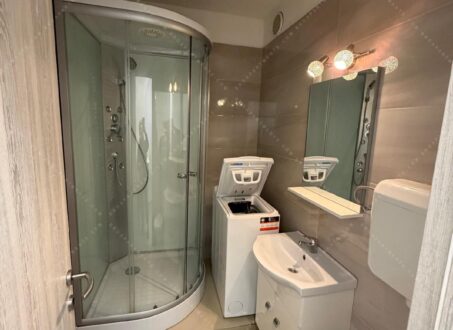 Bright Furnished Studio Apartment for Rent – Práter Street, Budapest 8th District