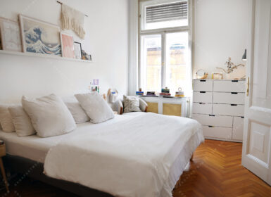 Spacious Family Apartment Overlooking Gutenberg Square