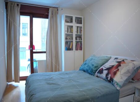 Bright 1-Bedroom Apartment with Balcony in Római Kert Residence – District XIII