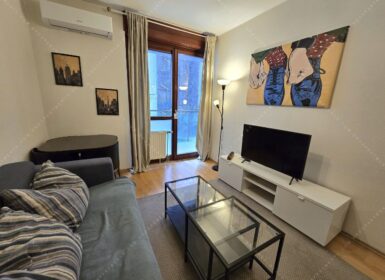 Bright 1-Bedroom Apartment with Balcony in Római Kert Residence – District XIII