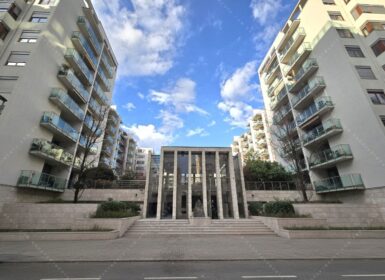 Bright 1-Bedroom Apartment with Balcony in Római Kert Residence – District XIII