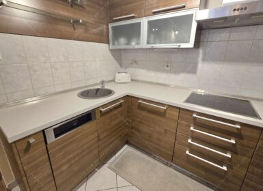 Bright 1-Bedroom Apartment with Balcony in Római Kert Residence – District XIII