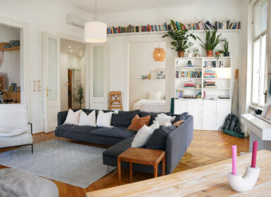 Spacious Family Apartment Overlooking Gutenberg Square