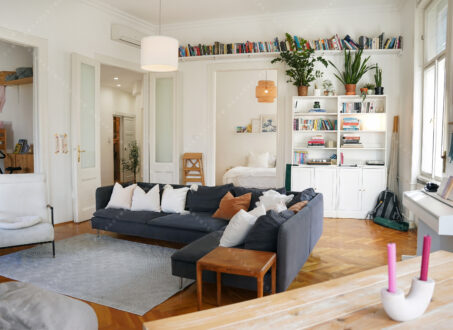 Spacious Family Apartment Overlooking Gutenberg Square