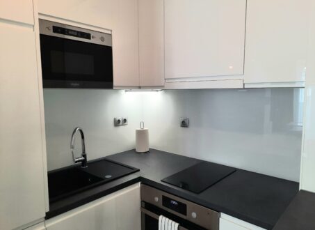 Modern 1-Bedroom Apartment for Rent – Grand Building, Corvin Promenade