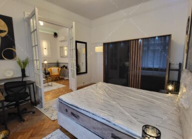 Prime Váci Street Apartment in Budapest City Center – For Rent