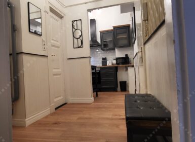 Prime Váci Street Apartment in Budapest City Center – For Rent