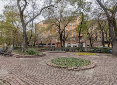 Modern Studio Apartment for Rent – Klauzál tér, Budapest