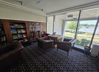 Modern apartment with unique facilities ( Wellness, Gym, Library )