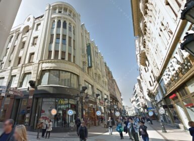 Prime Váci Street Apartment in Budapest City Center – For Rent