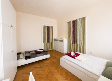 Spacious 3-Bedroom Apartment for Rent Near Semmelweis University – Üllői út 57