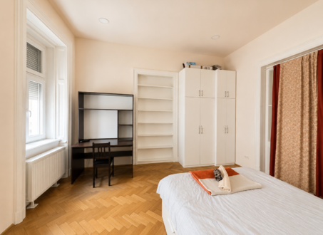 Spacious 3-Bedroom Apartment for Rent Near Semmelweis University – Üllői út 57