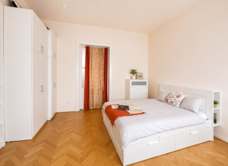 Spacious 3-Bedroom Apartment for Rent Near Semmelweis University – Üllői út 57