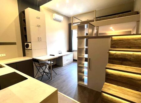 Modern Studio Apartment for Rent Close to Oktogon, Near Andrássy Avenue