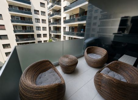 Apartment for Sale Near Semmelweis University – Modern Corvin Sétány Studio with Balcony