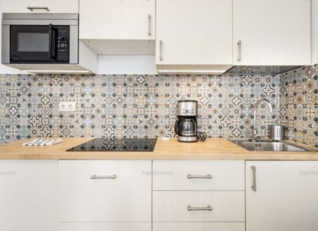 Fully Renovated 1-Bedroom Apartment for Rent – Budapest District V