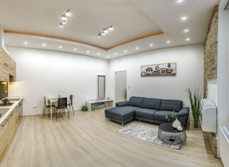 Stylish Furnished 1-Bedroom Apartment for Rent in Budapest City Center (District V, Október 6. Street)