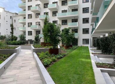 Modern 1-Bedroom Apartment with Private Garden for Rent – Corvin Promenade (Grand Building)