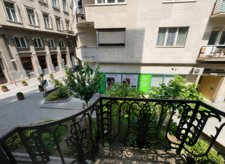 1-Bedroom Apartment with Balcony for Rent – Prime Downtown Budapest