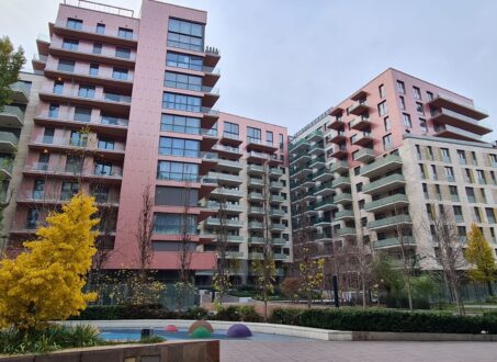 Modern 1-Bedroom Apartment with Garden – Grand Corvin 2
