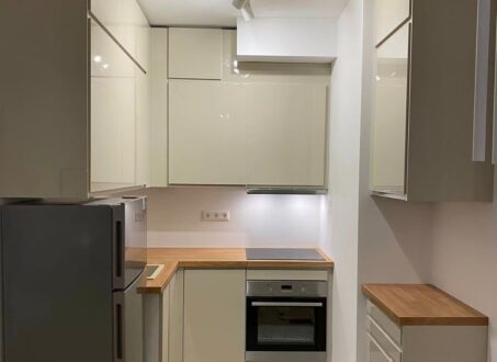 Modern 1-Bedroom Apartment with Private Garden for Rent – Corvin Promenade (Grand Building)