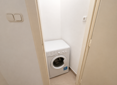 1-Bedroom Apartment with Balcony for Rent – Prime Downtown Budapest