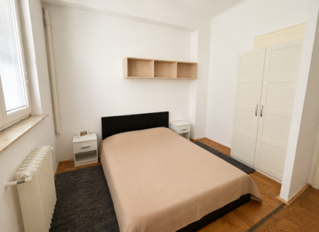 1-Bedroom Apartment with Balcony for Rent – Prime Downtown Budapest