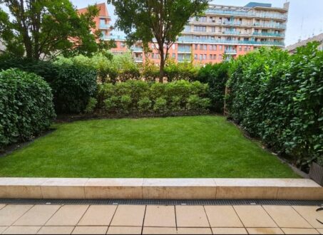 Modern 1-Bedroom Apartment with Garden – Corvin Promenade