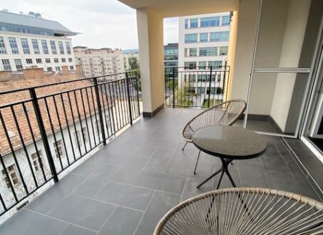 Penthouse Apartment with Spacious Outdoor Areas – For Rent – Angyalföld