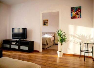 Furnished 2-Room Apartment with Balcony for Rent in Budapest XI – Tornavár Street