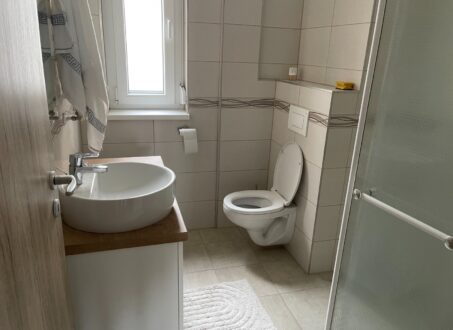 Modern 2-Bedroom Apartment with 2 Bathrooms – Angyalföld